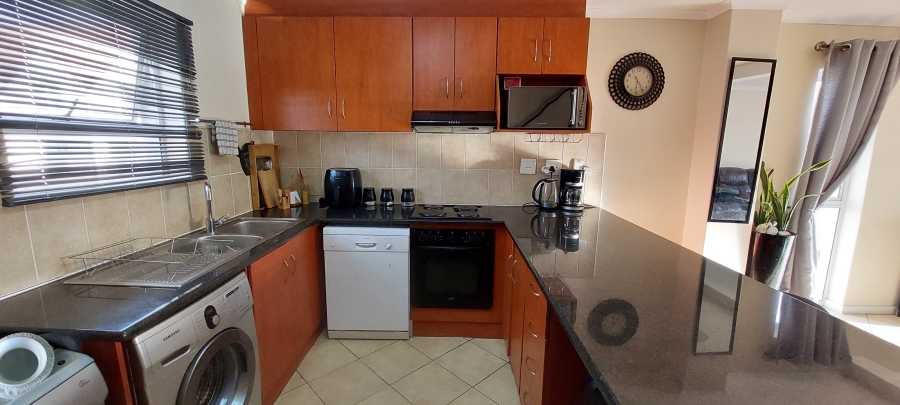 2 Bedroom Property for Sale in Gordons Bay Central Western Cape